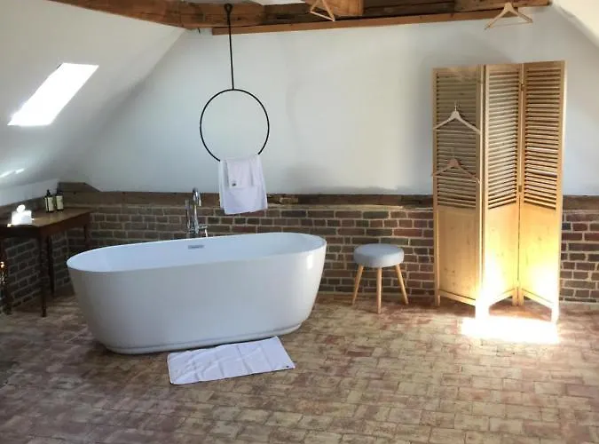 A L'ecole Buissonniere 4*