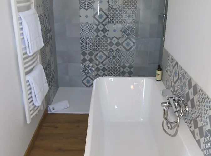 A L'ecole Buissonniere לינה וארוחת בוקר