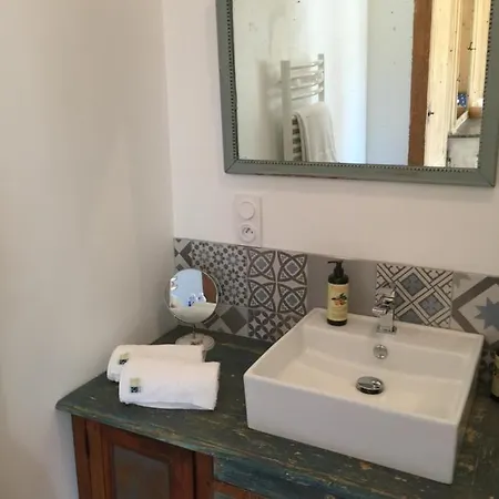 A L'ecole Buissonniere 4*