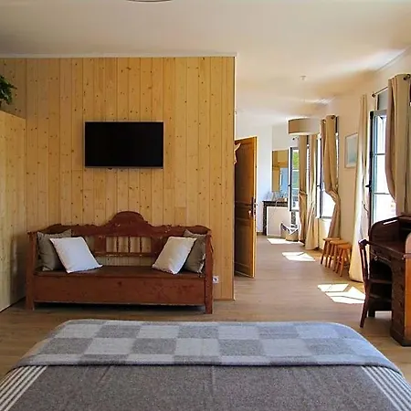 Bed & Breakfast A L'ecole Buissonniere 4*