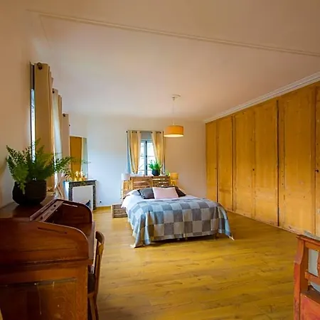 A L'ecole Buissonniere 4*