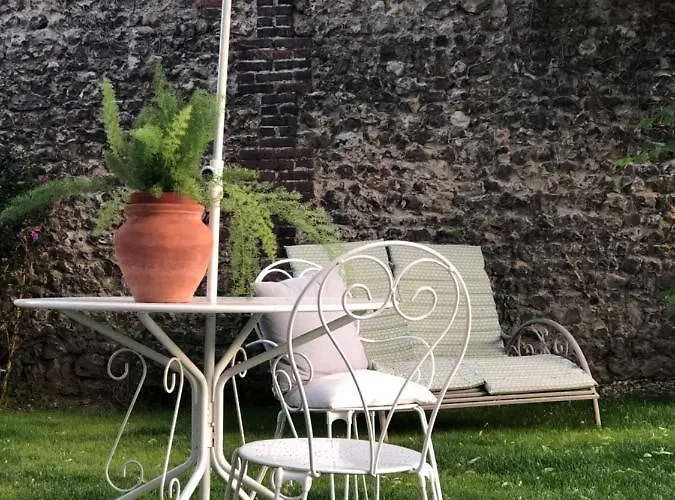 Bed & Breakfast A L'ecole Buissonniere 4*